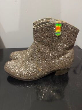 Kids Glitter Ankle Boots - Gold Sparkle size 4 excellent used condition